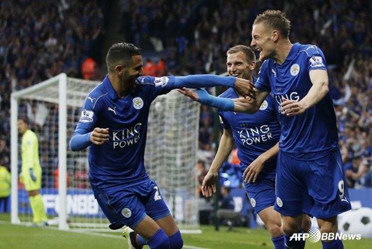 Riyad Mahrez (left) and Jamie Vardy (right), who led Leicester City's EPL championship fairy tale. /AFPBBNews=NEWS1