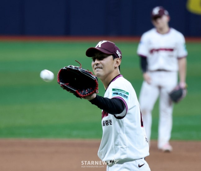 '아쿼 최초 SV' 日유토 솔직 고백 "최고 교타자 박민우가 마지막 포크볼 받아칠 때 아찔"