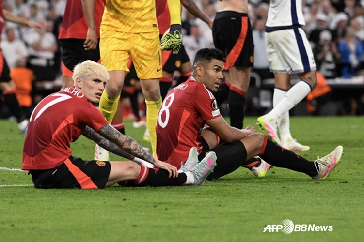 Alejandro Garnacho (left) and Casemiro. /AFPBBNews=NEWS1