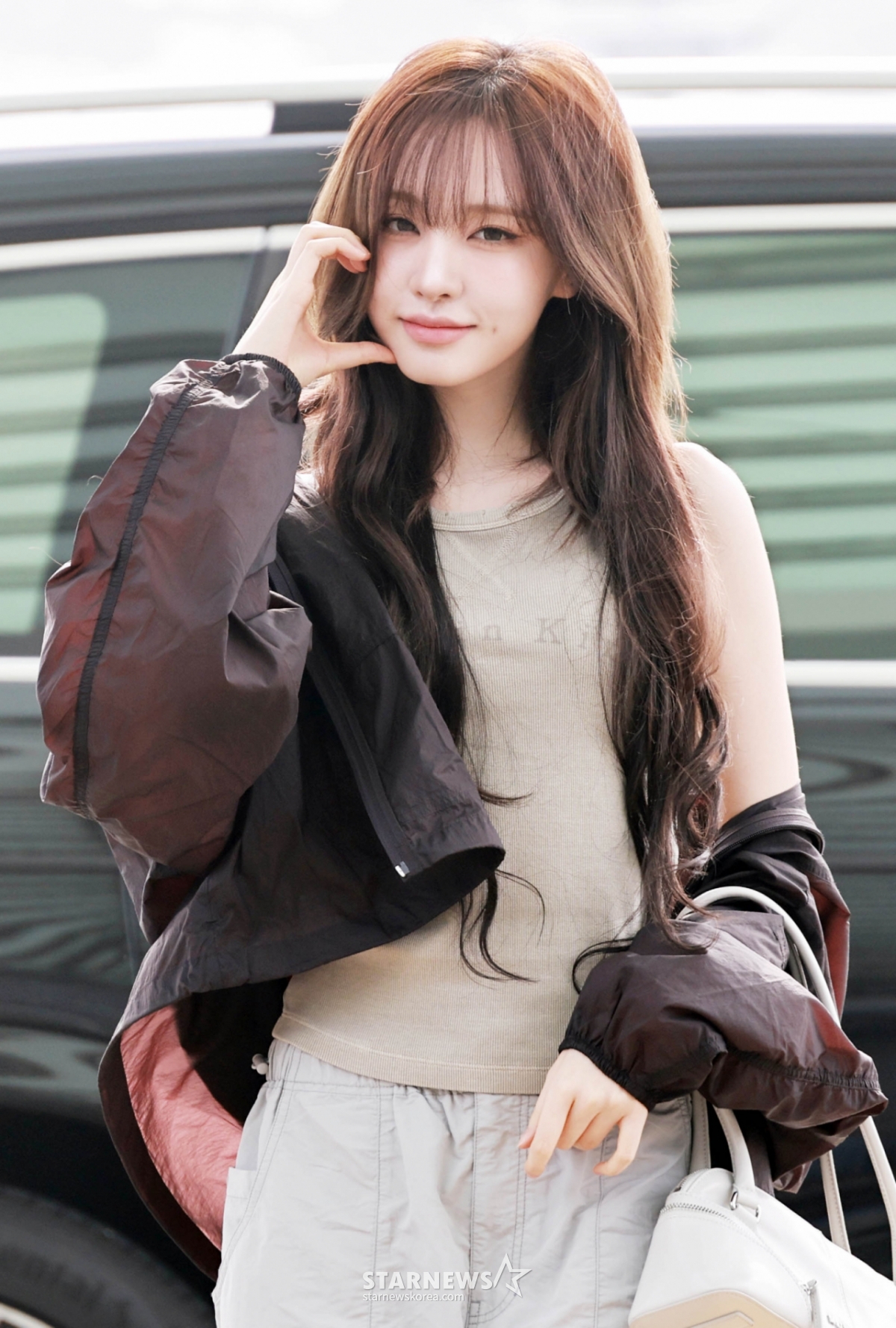 Группа IVE отправляется в Куала-Лумпур, Малайзия, утром 3-го числа, в Международный аэропорт Инчхон, во время выступления IVE WORLD TOUR 'SHOW WHAT IAM'. 2026.04.03 /Фото =Иммунитет tjdrbs23@