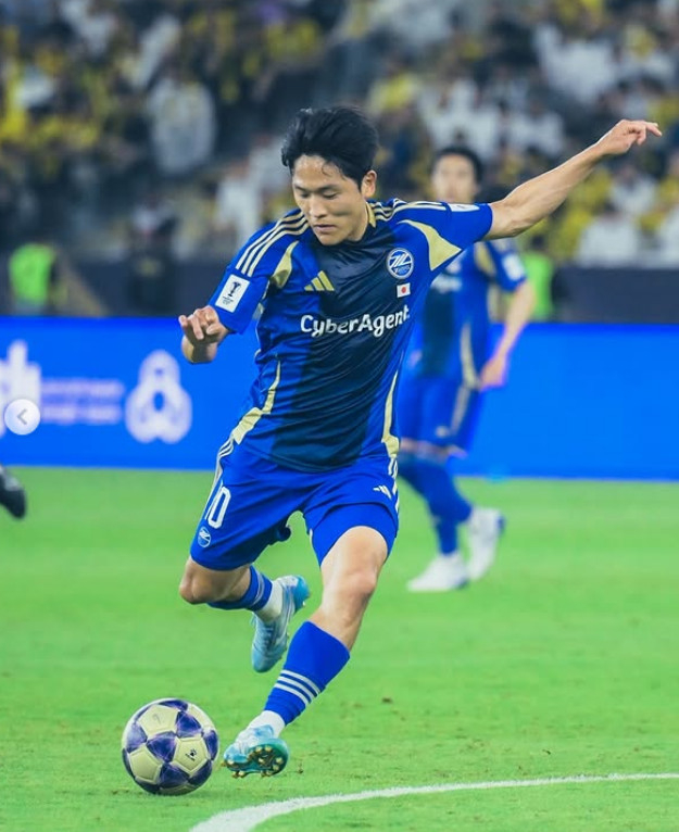 Нападающий "Зельвии" На Санго Мачида. /Фото =Официальная группа социальных сетей Мачида Зельвия