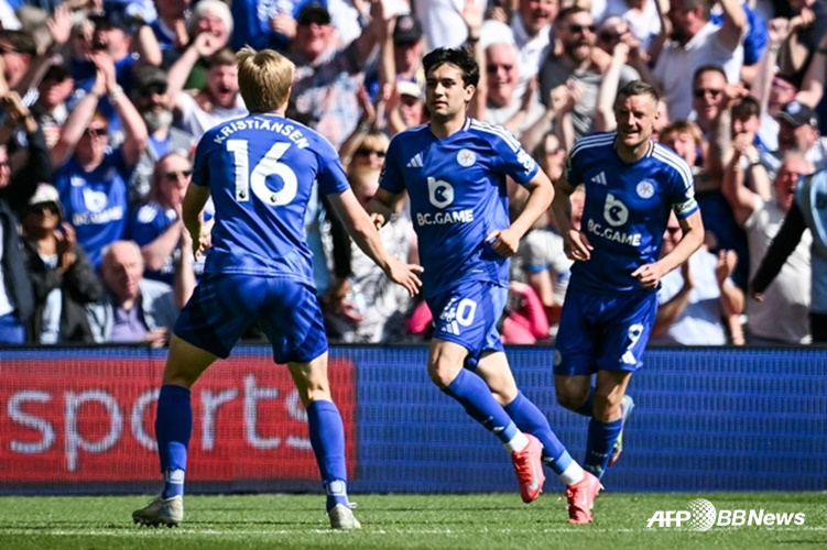 Hình ảnh trận đấu của các cầu thủ Leicester City. /AFPBBNews = Tin tức 1