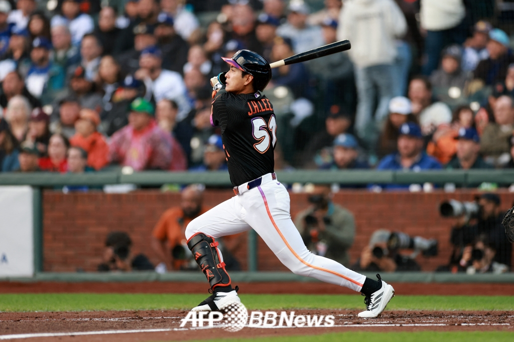 他就是旧金山巨人队的外野手李正厚。 =法新社BBNews=新闻1。