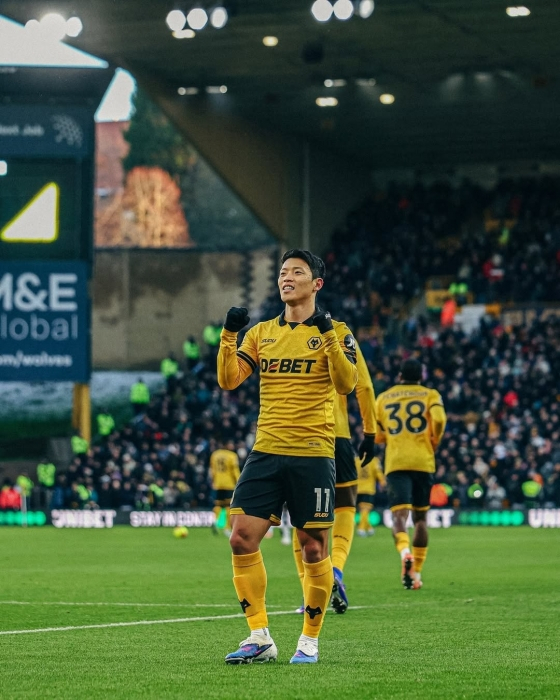 Hwang Hee-chan celebrates a goal during the 2025–2026 English Premier League (EPL) Round 20 home match against West Ham United at Molineux Stadium in Wolverhampton, UK, on January 4 (Korean time). /Photo=Wolverhampton SNS archive