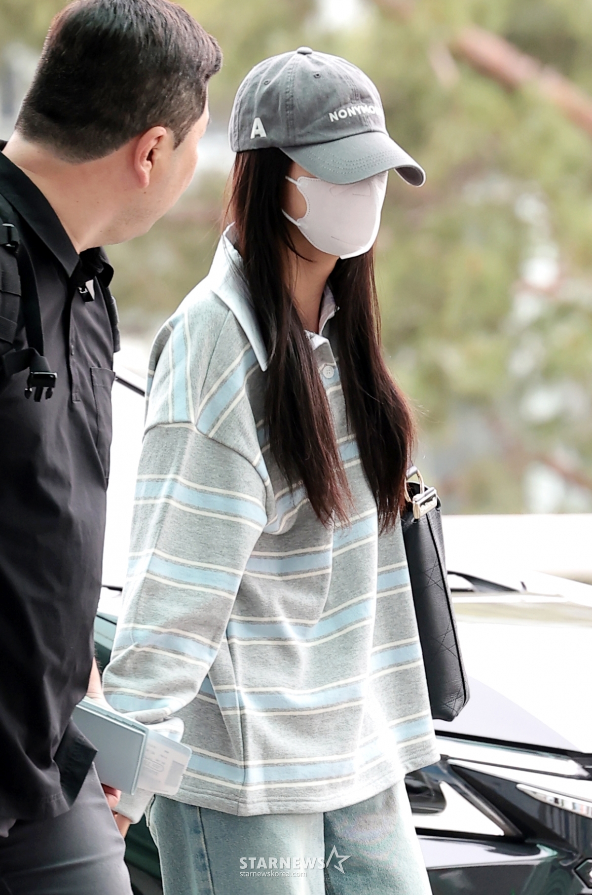 （仁川空港=ニュース1）クォン·ヒョンジン記者=BLACKPINK指数が海外日程のために22日午前、仁川国際空港を通じてフランス·パリに出国している。 2026.4.22/ニュース1 Copyright © ニュース1. All rights reserved. 無断転載及び再配布、AI学習利用禁止。 /写真=（仁川空港=ニュース1）クォン·ヒョンジン記者