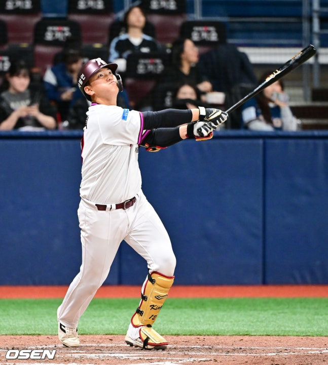 Kim Geon-hee, the hero of the go-ahead RBI in the 5th inning.