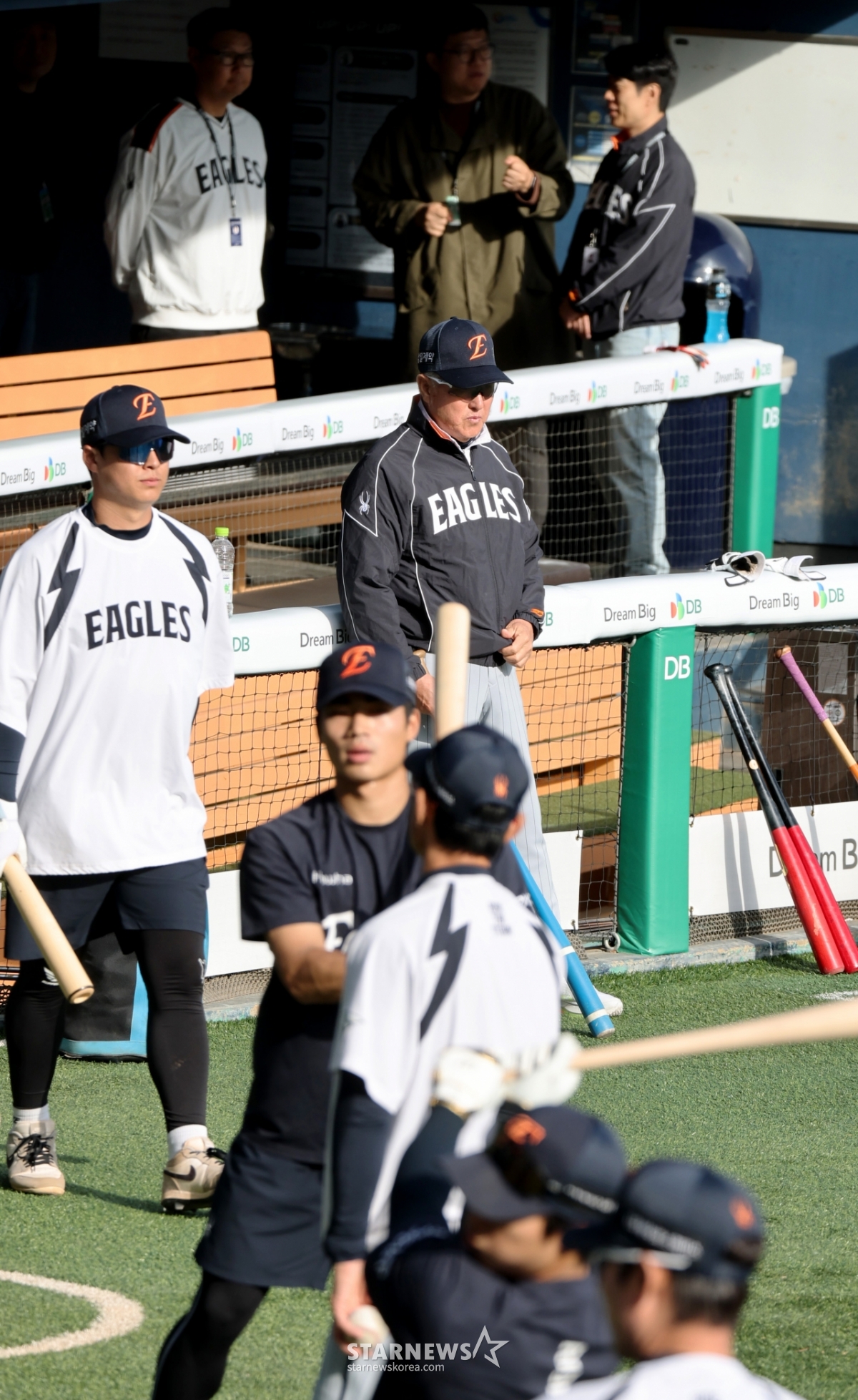 [포토] '드디어 내일이다!' 1군등록 하루전 타격훈련 나서는 노시환