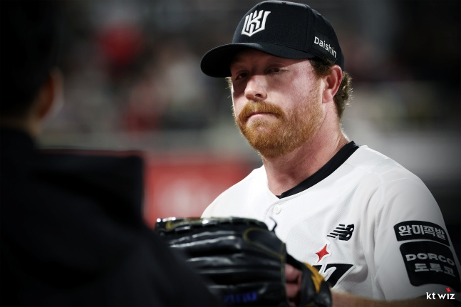 KTの外国人投手マット·サウアーが22日、水原（スウォン）KIA戦で力投した。 /写真=KTウィズ提供