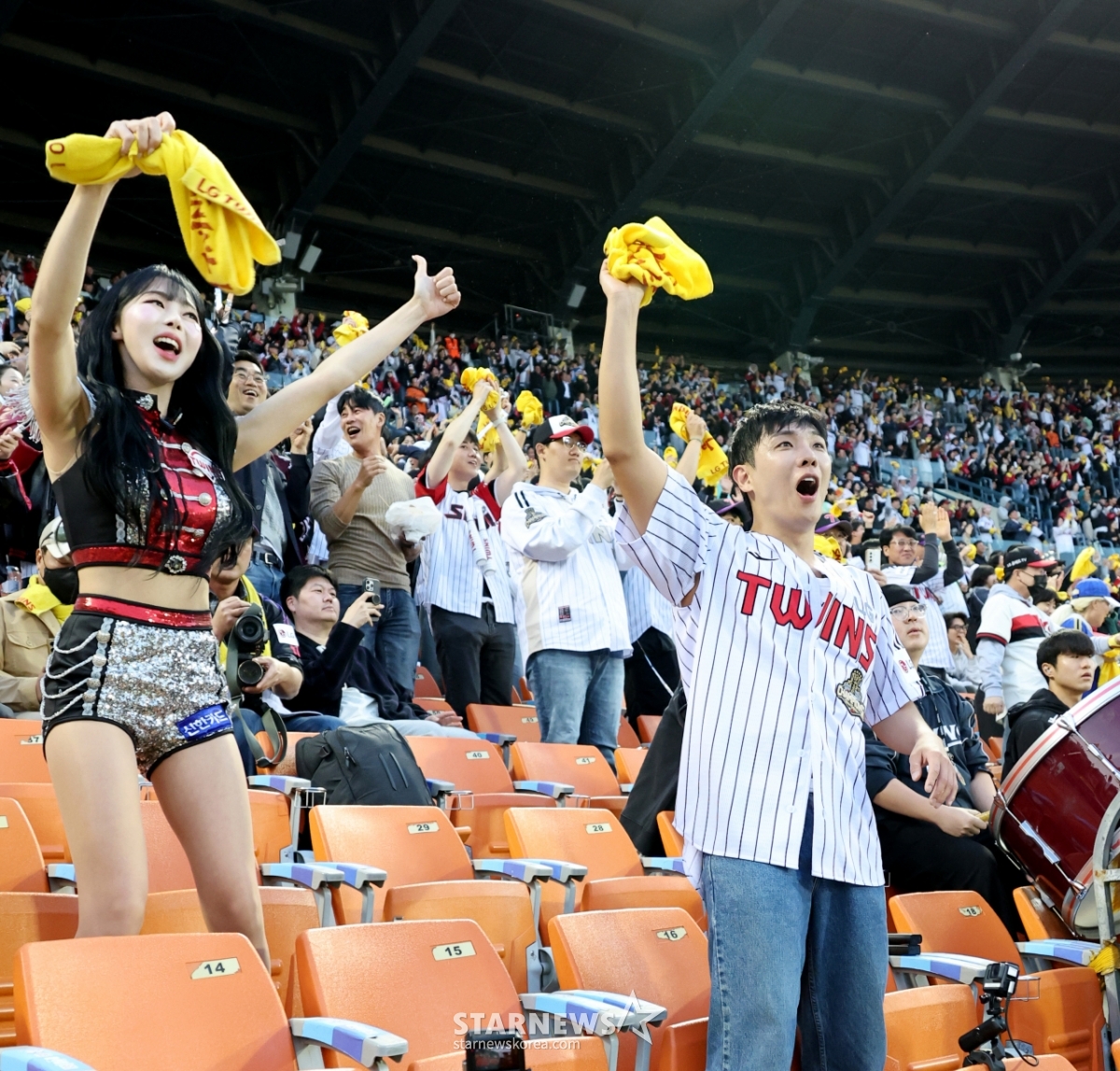 [한번에쓱]배우 이준과 응원열전 '이틀연속 독수리사냥 기대되요!' 차영현