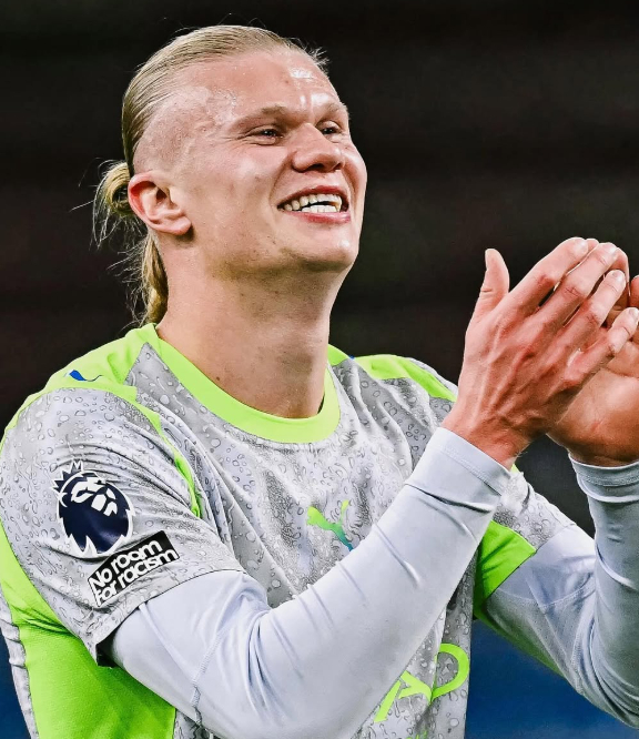 Erling Haaland smiles after the 2025–2026 EPL Round 34 away match against Burnley at Turf Moor in Burnley, UK, on the 23rd (Korean time). /Photo=Manchester City official social networking service (SNS)