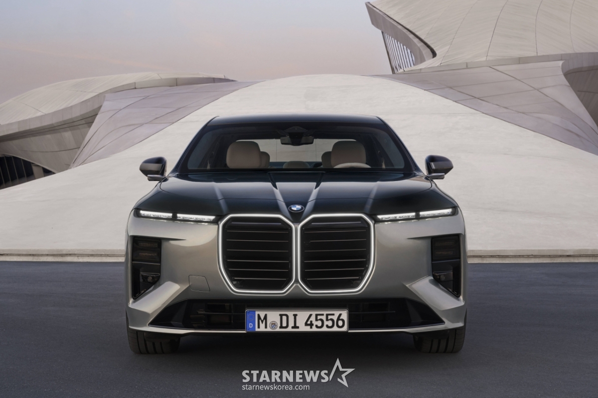 BMW 7 Series/Photo provided by BMW AG