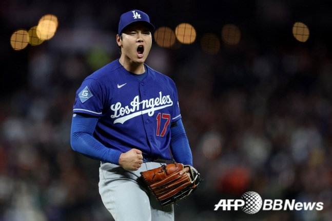 Vào ngày 23 (giờ Hàn Quốc), Otani Shohei của Los Angeles Dodgers đã hét lên sau khi bắt được cú strike out ở cuối hiệp 6 trong trận đấu với San Francisco trong mùa giải chính thức 2026 MLB được tổ chức tại Công viên Oracle ở San Francisco. /AFPBBNews = Tin tức 1