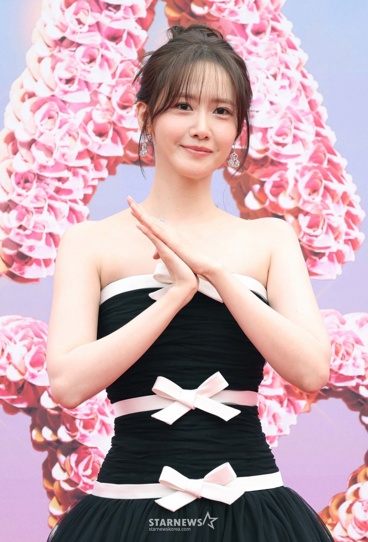 Actress Lim Yoon-ah is seen posing at the red carpet event of the 10th Anniversary Asia Artist Awards 2025, hosted by StarNews, held at the Kaohsiung National Stadium. /Photo=Lee Dong-hoon photoguy@
