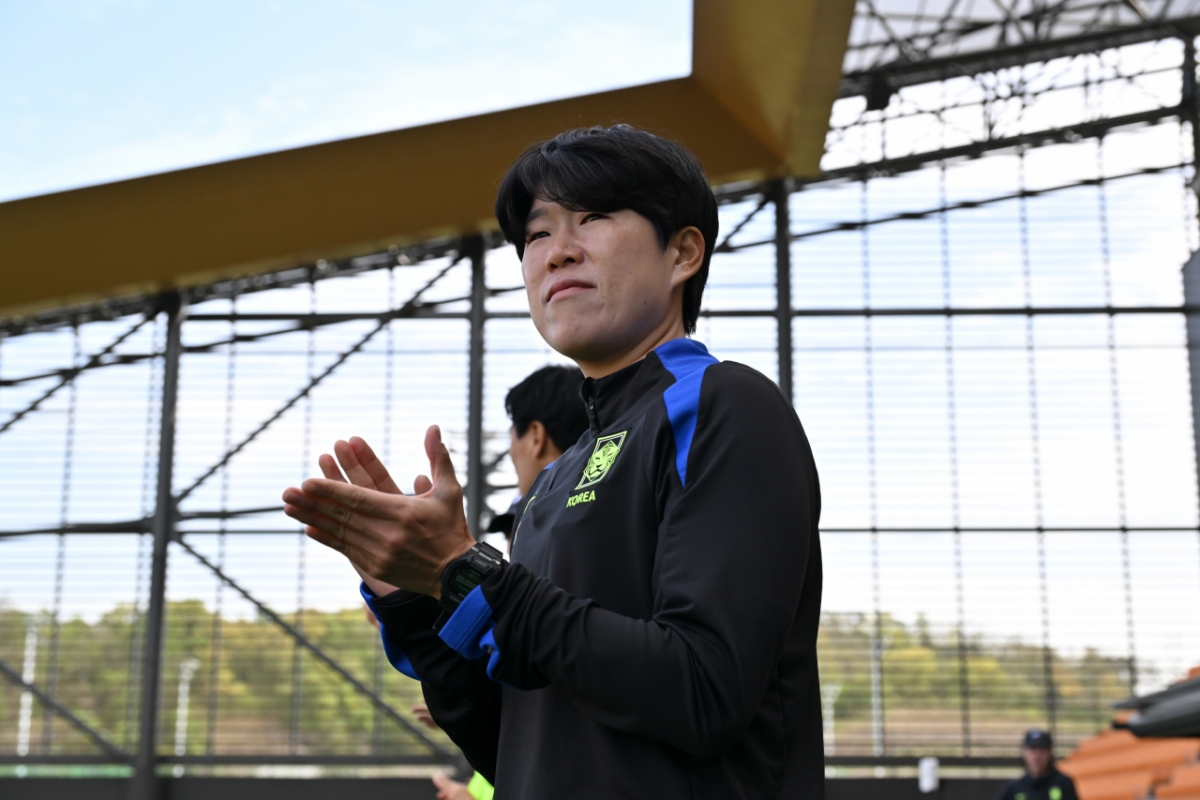 U-17代表チームのイ·ダヨン監督。 /写真=大韓サッカー協会（KFA）提供