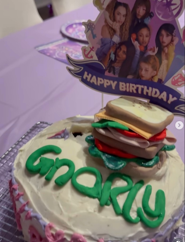 Ảnh = Instagram của Dwayne Johnson 