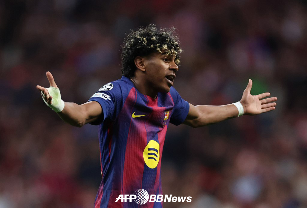 巴塞罗那拉明亚马尔足球俱乐部 =法新社BBNews=新闻1。