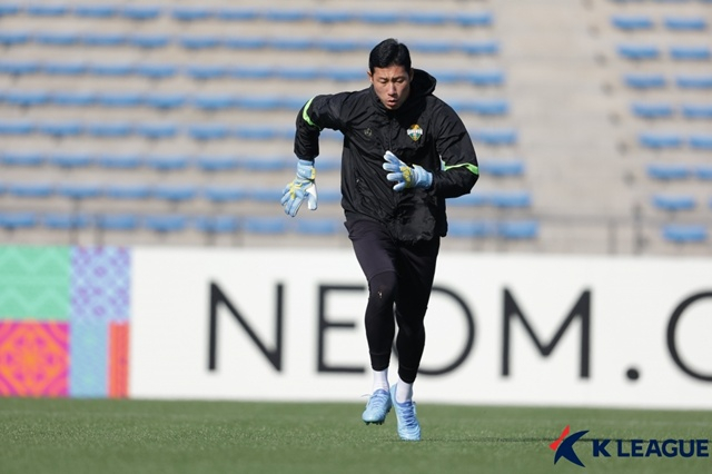 Park Cheong-hyo focusing on training. /Photo=Korea Professional Football League
