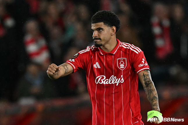 Морган Гиббс-Уайт из Ноттингем Форест. /AFPBBNews =Новости 1