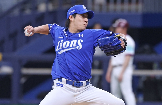 'Won Tae-in held strong with 7 innings and 3 earned runs. /Photo=Samsung Lions
