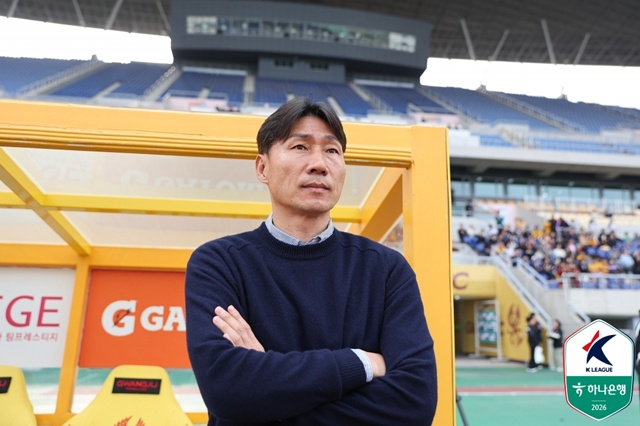Huấn luyện viên Lee Young Min của Bucheon FC. /Ảnh = Liên đoàn bóng đá chuyên nghiệp Hàn Quốc cung cấp