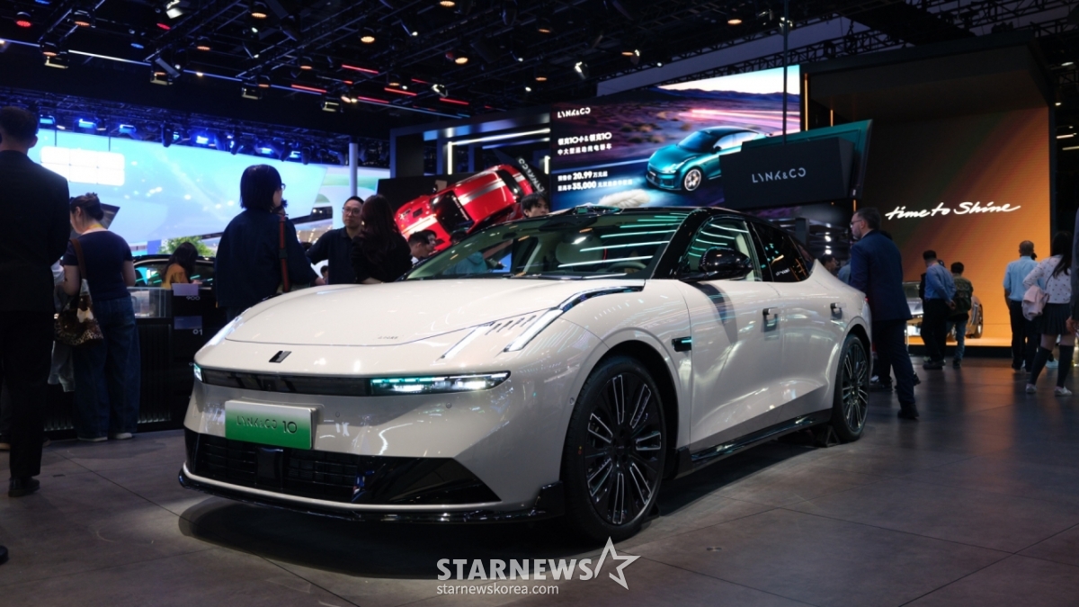 Lynk & Co Sedan 10 / Photo provided by ZEEKR