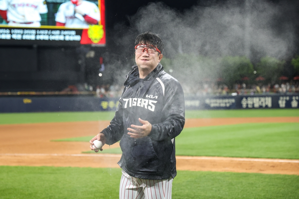 他就是KIA老虎队的投手梁현种。 =图为，起亚老虎队。