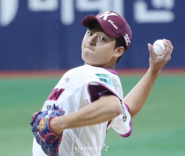 '와! 159㎞ 광속구' 박준현 초대박, 데뷔전서 5이닝 무실점→'父 박석민' 속한 삼성 꽁꽁 묶었다