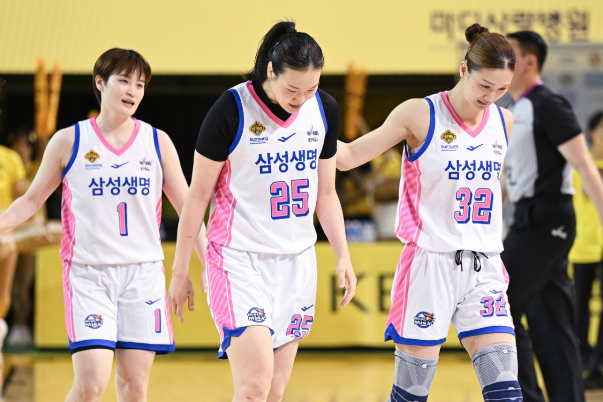 Bae Hye-yoon (center). /Photo=WKBL