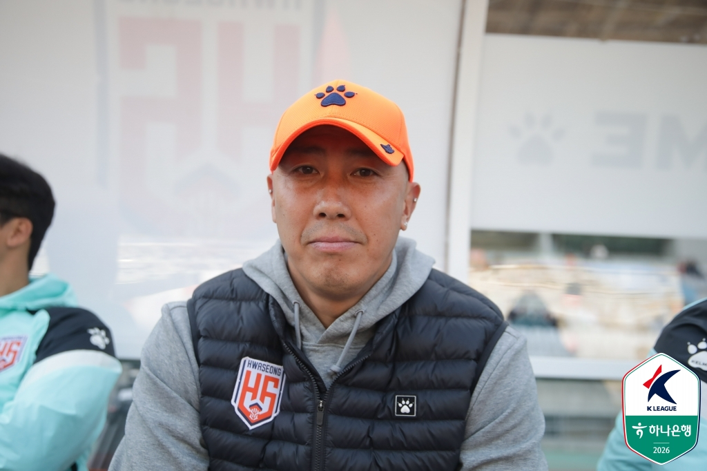 Тренеры ФК «Чаддури» Хвасон. /Фото = Предоставлено Корейской профессиональной футбольной федерацией.
