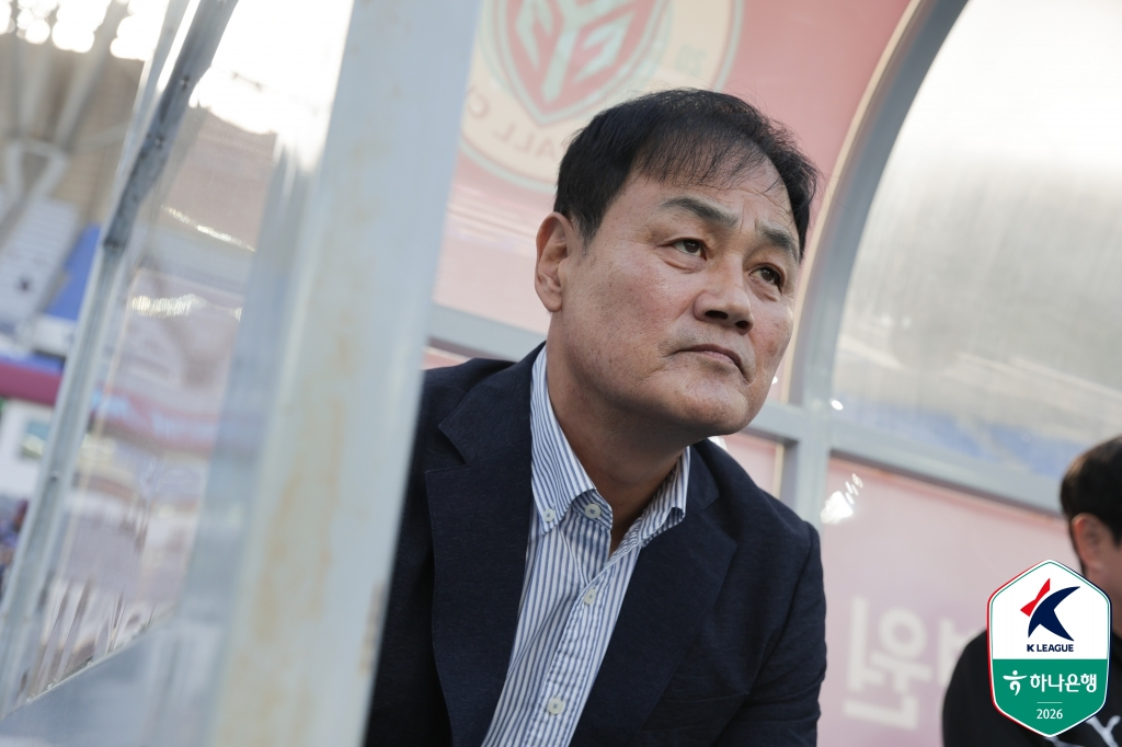 '감격의 창단 첫 승' 최윤겸 용인 감독 "너무 늦어 죄송하다는 말씀드리고 싶다" [용인 현장]