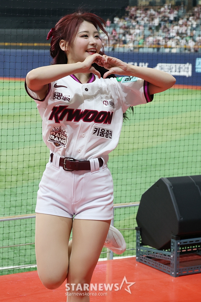 [포토] 최혜린 '하트로 남심 어택'