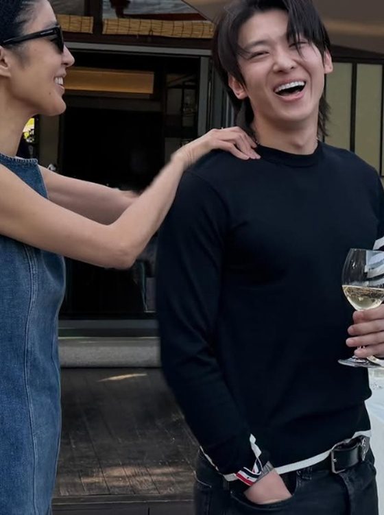 /写真=ホン·ジンギョンSNS