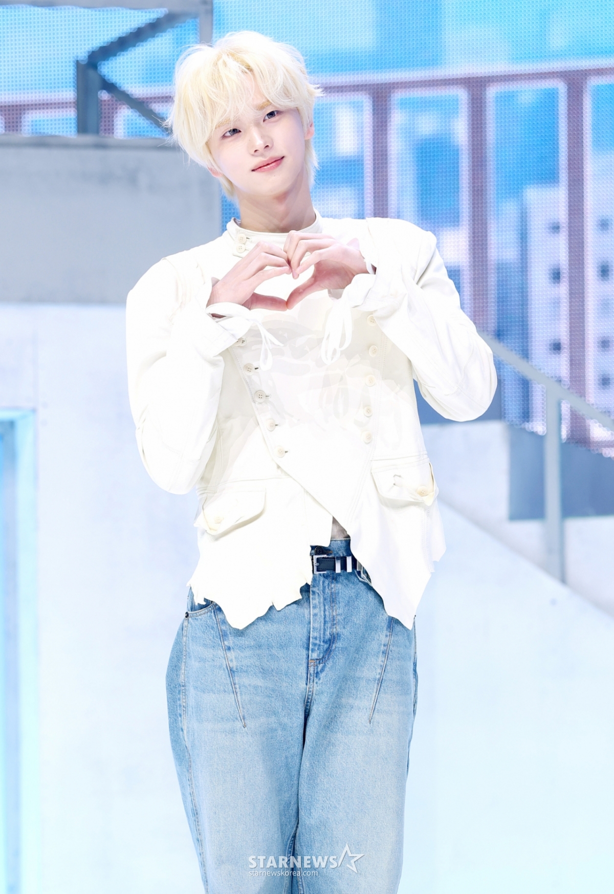 グループツアーズのシン·ユが27日、ソウル広津区イエス24ライブホールで行われたミニ5集「NO TRAGEDY」発売記念ショーケースでポーズを取っている。 /2026.04.27 /写真=キム·フィソン hwijpg@