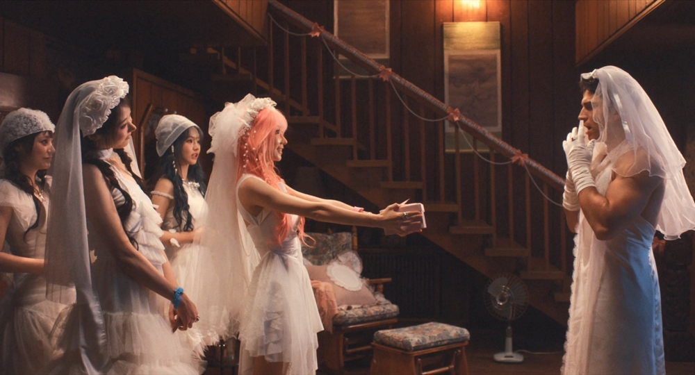 /Photo= QWER 'CEREMONY' Music Video