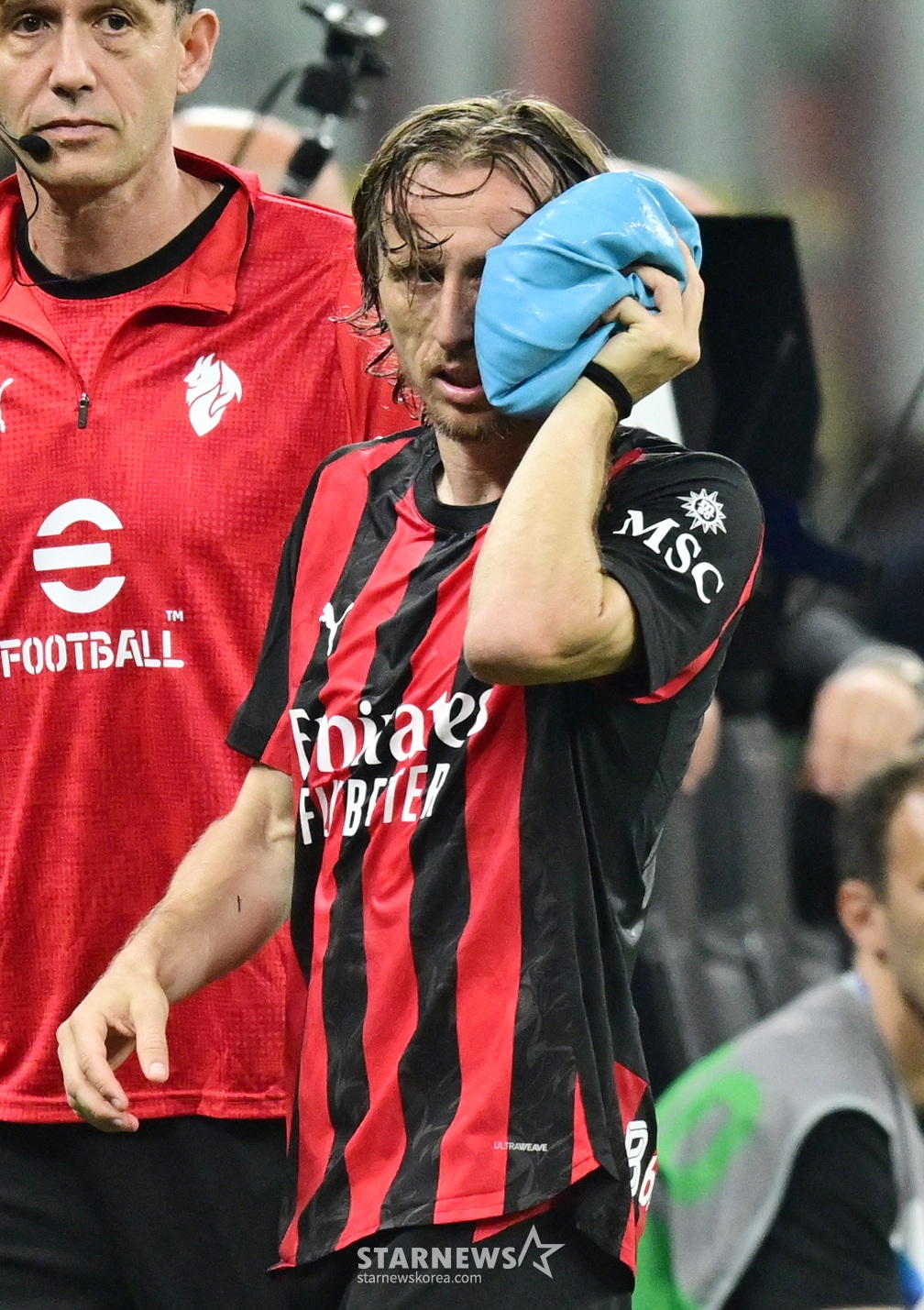 27日の試合途中、相手との衝突で左頬骨を骨折したルカ·モドリッチ。 /ロイター=ニュース1