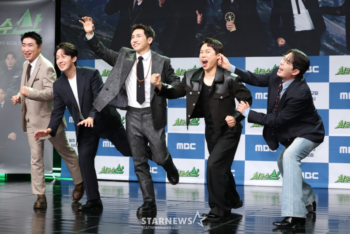 Jang Dong-min, Heo Kyung-hwan, Yoo Se-yoon, Yang Se-hyung, and Boom attended the production presentation for the new variety program 'Best Mountain' held at MBC in Sangam-dong, Mapo-gu, Seoul, on the afternoon of the 28th, posing for photos. /2026.04.28 /Photo=Lee Dong-hoon photoguy@