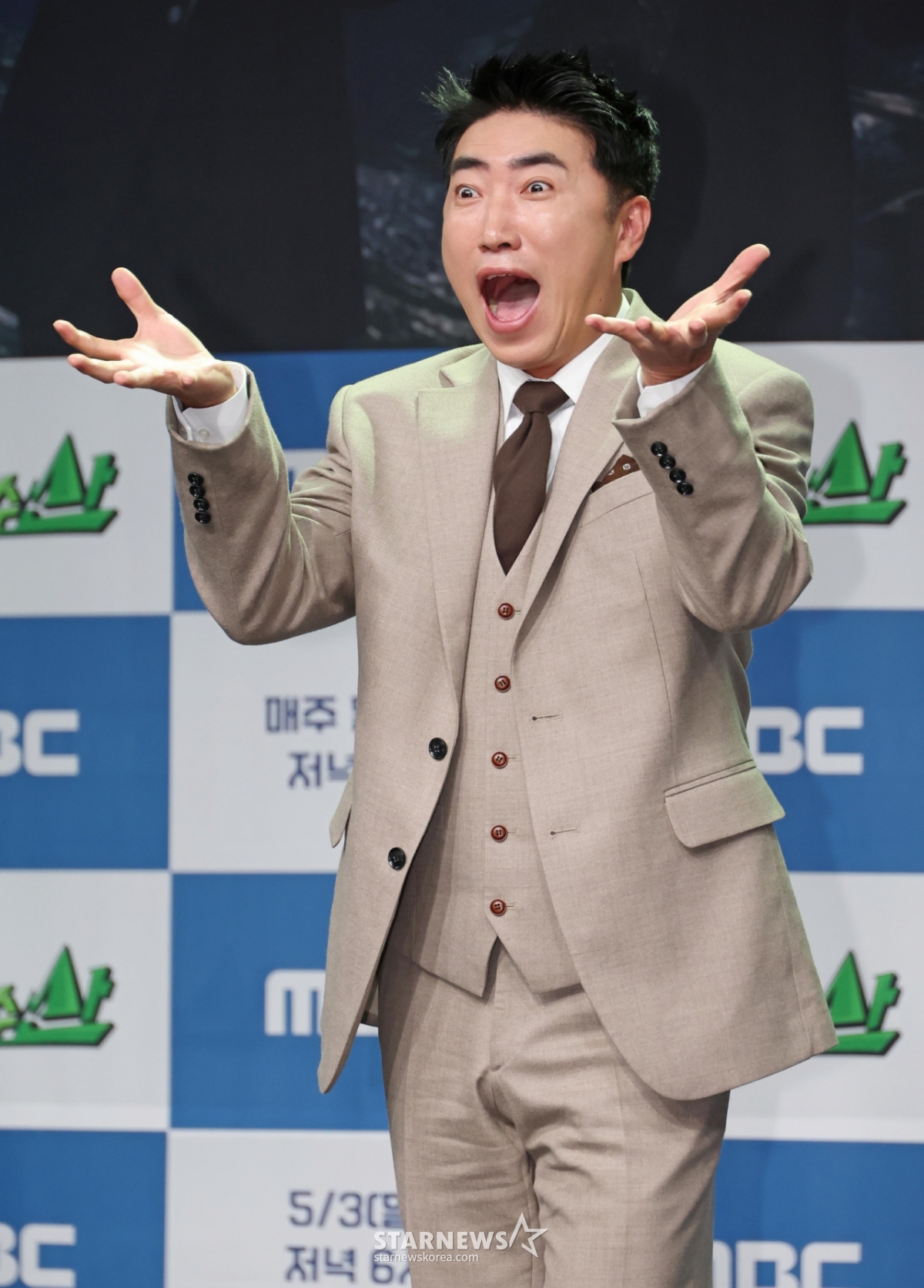 コメディアンのチャン·ドンミンが28日午後、ソウル麻浦区上岩洞のMBCで行われた新しい芸能番組「チェ·ウスサン」の製作発表会に参加し、ポーズを取っている。 /2026.04.28 /写真=イ·ドンフン photoguy@