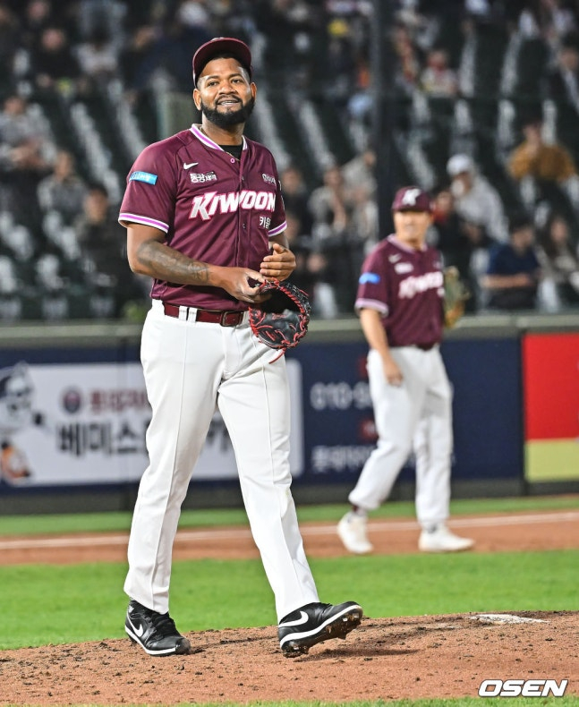 失点を惜しむアルカンタラ。