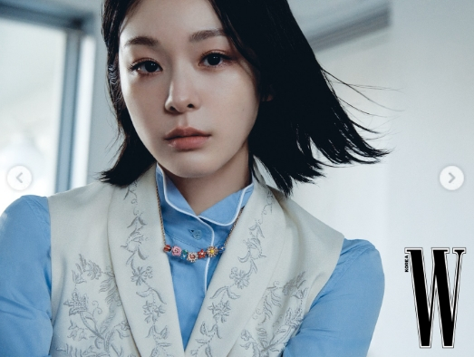 /写真=Wコリアのキム·ヨナ個人アカウント