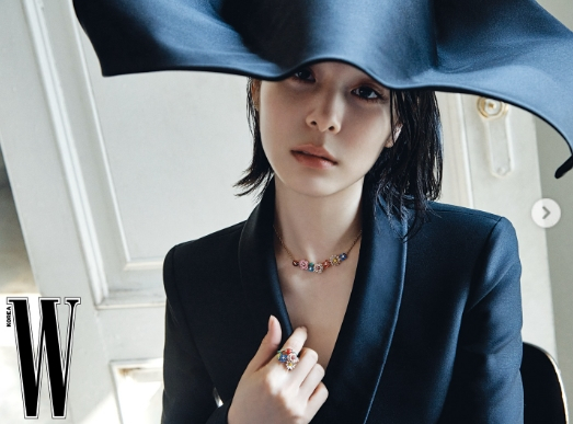 /写真=Wコリアのキム·ヨナ個人アカウント