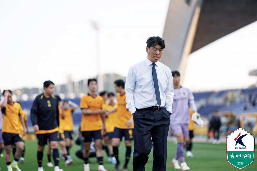 Gwangju FC head coach Lee Jeong-gyu. /Photo=Korea Professional Football League