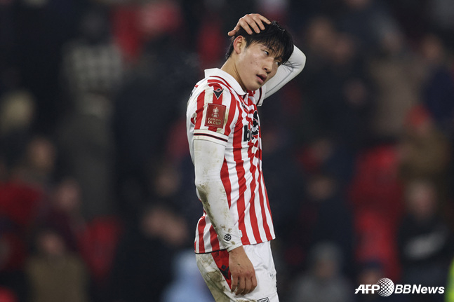 "배준호 시간 끝나간다" 매정한 스토크, 몸값까지 따진다... 감독도 예고한 칼바람