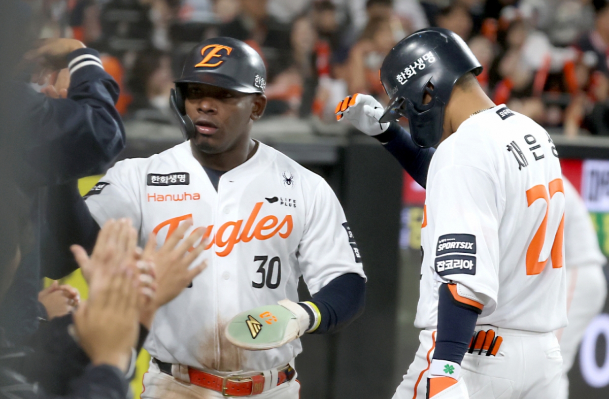 '최강 불펜도 삭제' 한화, '연장서 끝냈다'... SSG에 밀어내기로 7-6 승리 [대전 현장리뷰]