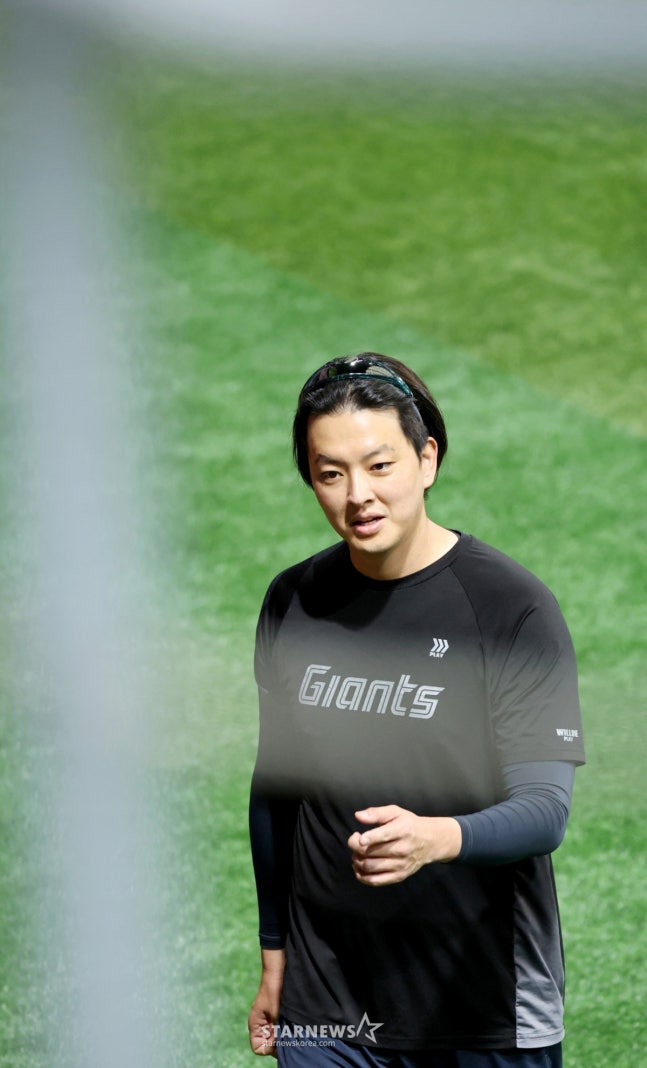 图为，金元中正在训练。 =照片=高级记者姜英祖。