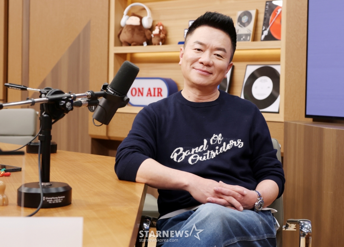 Exclusive interview with radio 'Cultwo Show' DJ Kim Tae-kyun /Photo=Reporter Kim Hwi-seon hwijpg@
