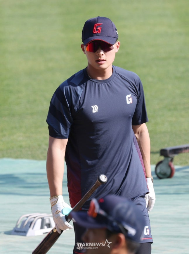 Юн Дон Хи на тренировках. /Фото = Ожидание Ким Чжин Гёна