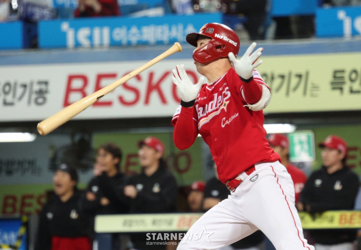 '30대 파워 빛났다' 오태곤 스리런→문승원 3이닝 삭제, SSG '11사사구' 한화에 6-1 승리 [대전 현장리뷰]