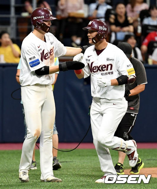 Lim Byung Wook (trái) và Kim Ha Sung mùa giải 2018.