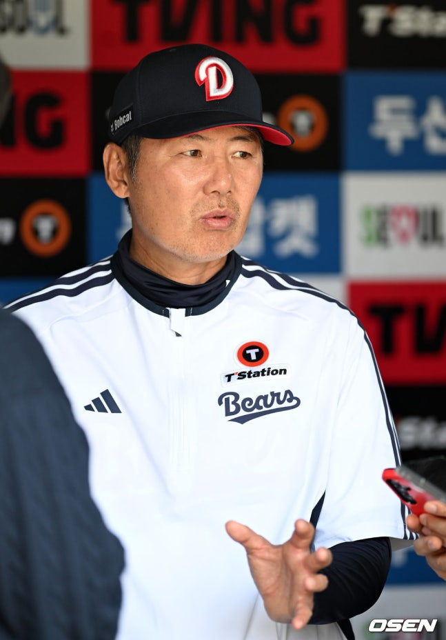 斗山队主教练金元亨。 =照片=OSEN