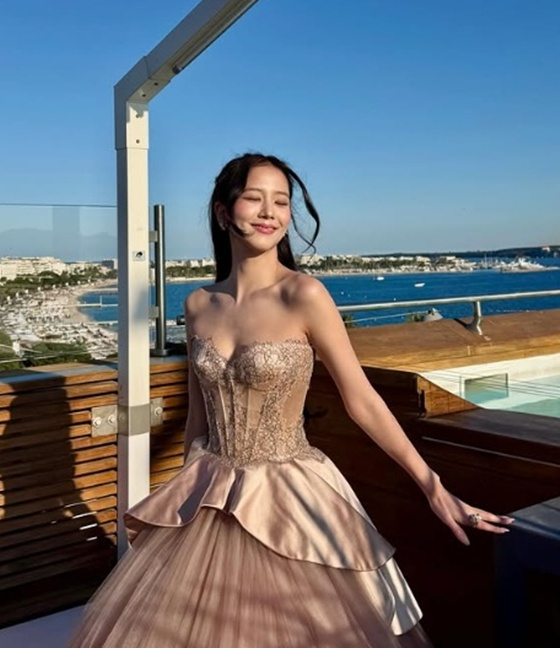 /写真=ブラックピンク ジス SNS